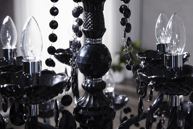 Lustre noir avec 15 bougies