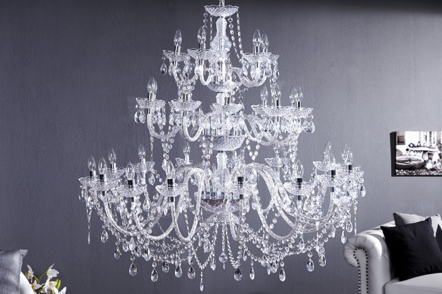 Lustre suspendu classique à 30 bougies coloris transparent