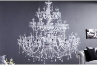 Lustre suspendu classique à 30 bougies coloris transparent