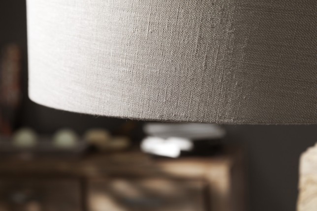Lampadaire en bois flotté coloris beige