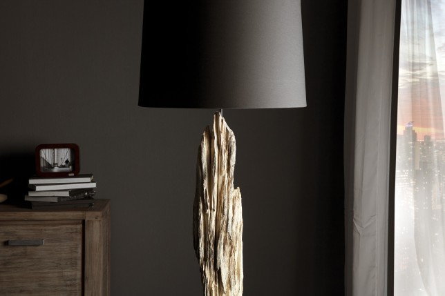 Lampadaire design en bois flotté coloris noir