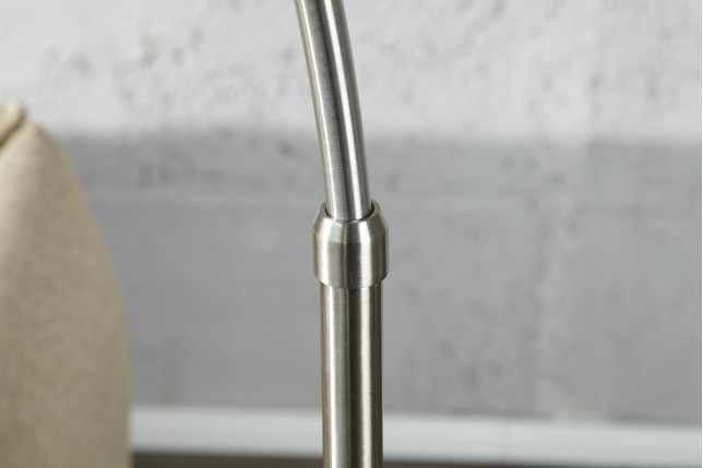 Lampadaire extensible design arc coloris blanc