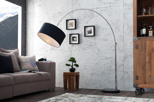 Lampadaire extensible design arqué en  lin noir