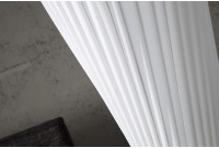 Lampadaire ovale de 180cm en latex plissé blanc