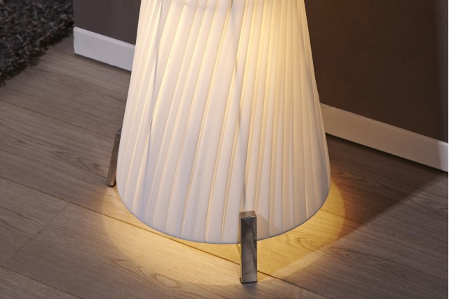 Lampadaire ovale 160 cm en tissu de latex plissé coloris blanc
