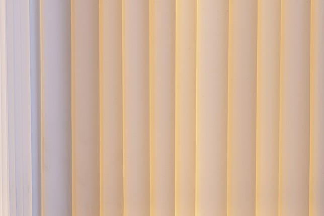 Lampadaire rectangulaire 160cm en tissu de latex plissé blanc