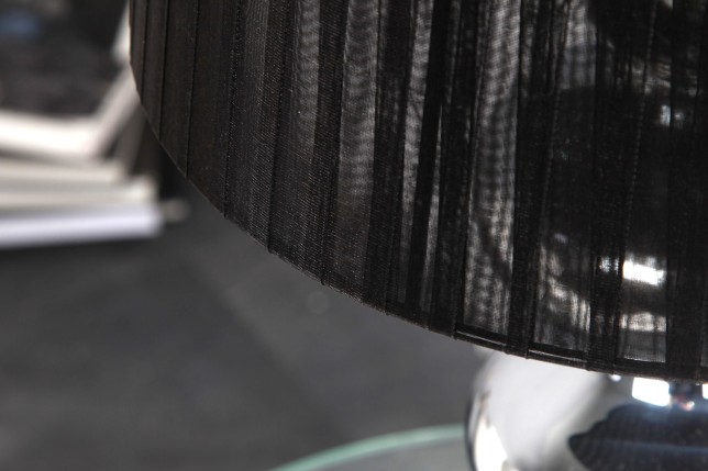Lampe en acier chromé de 70 cm avec abat-jour noir