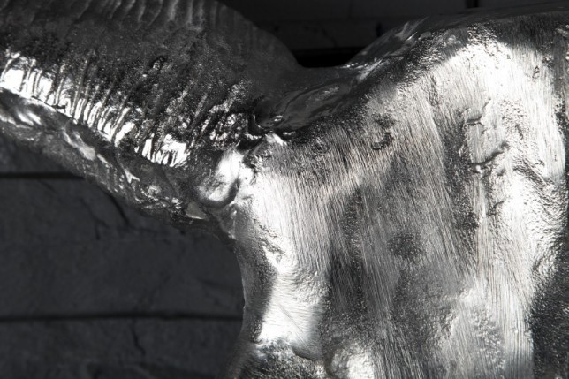 Trophée mural Crâne de taureau en aluminium argenté