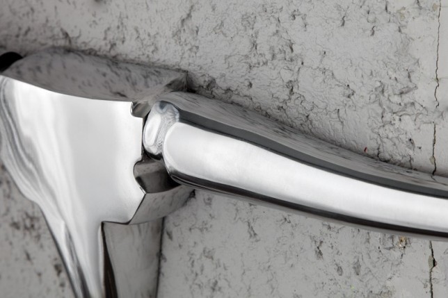 Trophée mural 100 cm en Tête de taureau teinté argent