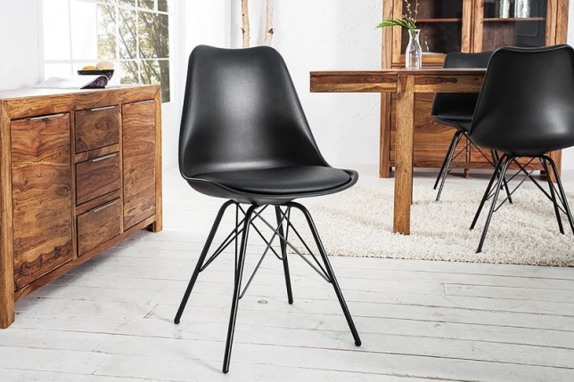 Lot de 4 chaises moderne alliant simili cuir noir laqué et métal