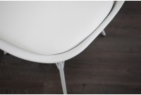 Chaises rétro en simili cuir blanc