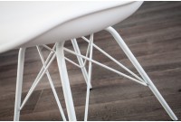 Chaises rétro en simili cuir blanc