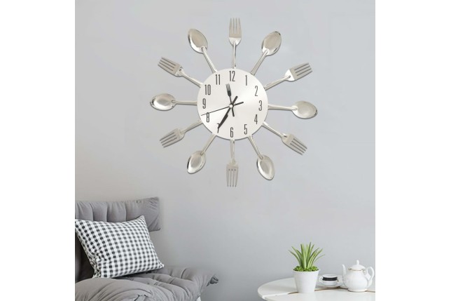 Horloge murale et cuillère et fourchette Argenté 31cm Aluminium