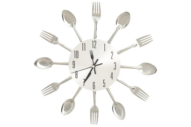 Horloge murale et cuillère et fourchette Argenté 31cm Aluminium