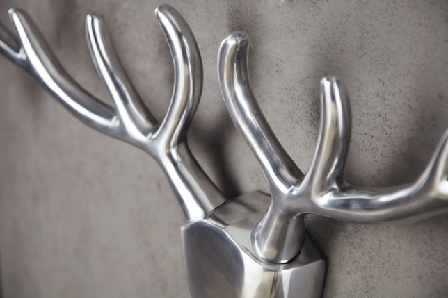 Trophée mural design Tête de Cerf 90 cm en aluminium argenté