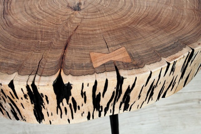 Table d'appoint en bois design industriel