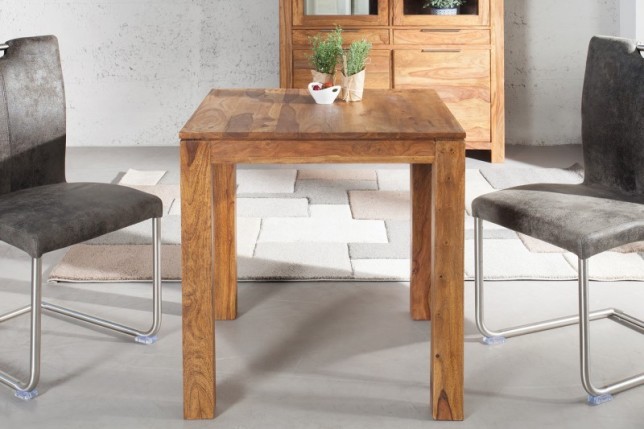 Table salle à manger carrée en bois massif