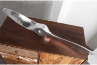 Objet décoratif design hélice coloris argenté en aluminium