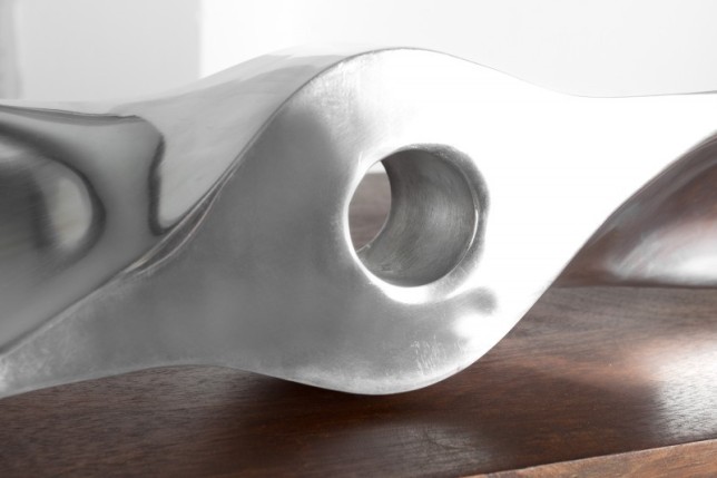 Objet décoratif design hélice coloris argenté en aluminium