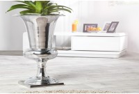 Vase design en aluminium de couleur argenté