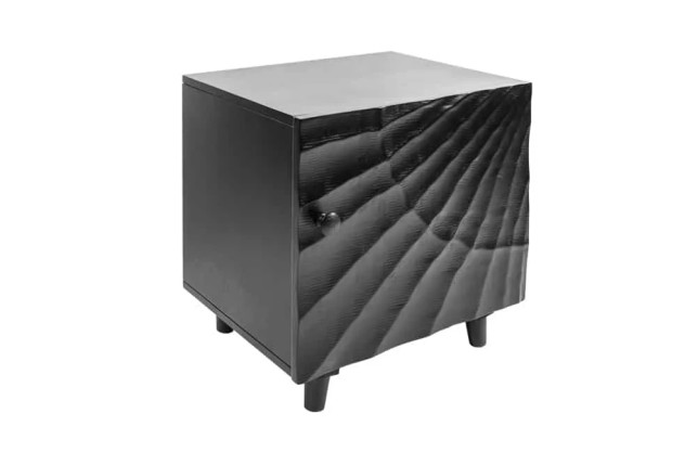 Table de Chevet SCORPION 50 cm – Bois massif de manguier noir avec façades sculptées 3D