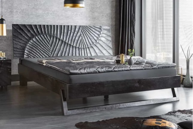 Lit double massif en bois de manguier noir 180 x 200 cm – Design sculpté artisanal et robuste