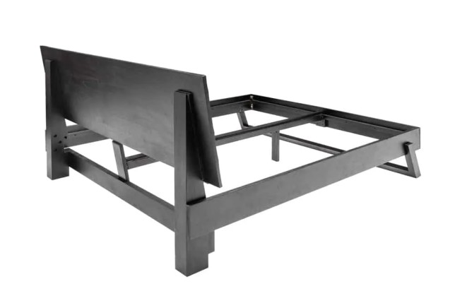 Lit double massif en bois de manguier noir 180 x 200 cm – Design sculpté artisanal et robuste