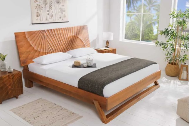 Lit double en bois massif de manguier 180 x 200 cm – Sculpté à la main, finition brune élégante