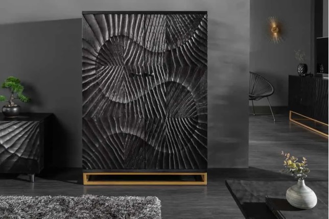 Meuble bar SCORPION 141 cm – Bois de manguier noir sculpté