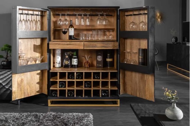 Meuble bar SCORPION 141 cm – Bois de manguier noir sculpté