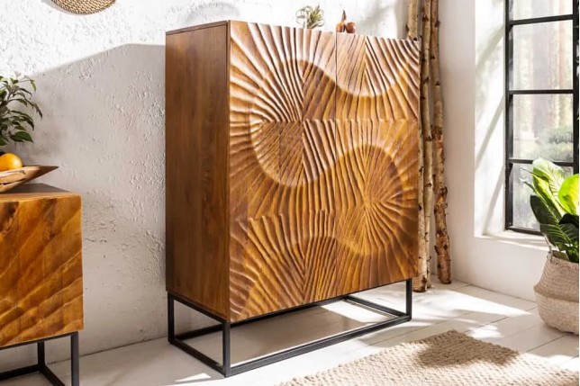 Buffet haut SCORPION 120 cm – Bois massif de manguier brun sculpté à la main, piètement noir