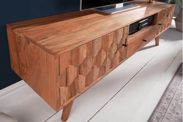 Meuble TV en bois massif d’acacia MYSTIC salon – 140 cm, finition naturelle avec surface 3D artisanale