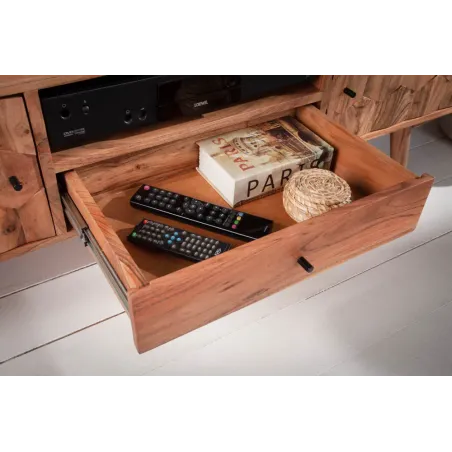 Meuble TV en bois massif d’acacia MYSTIC salon – 140 cm, finition naturelle avec surface 3D artisanale