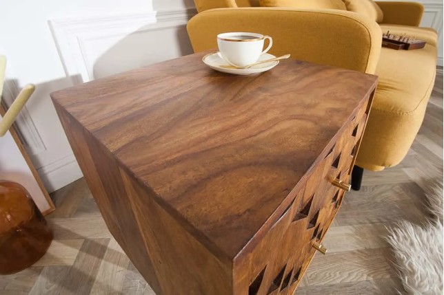 Table d’appoint / chevet en bois massif Sheesham MYSTIC LIVING – 60 cm, finition stone avec surface 3D artisanale