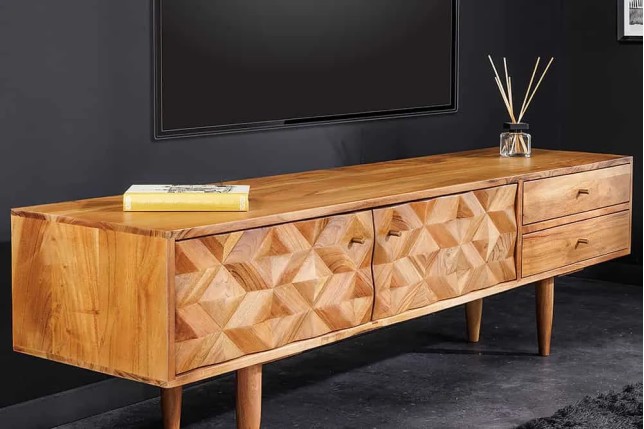 Meuble TV en bois massif d’acacia 145 cm – Finition miel rétro avec poignées dorées