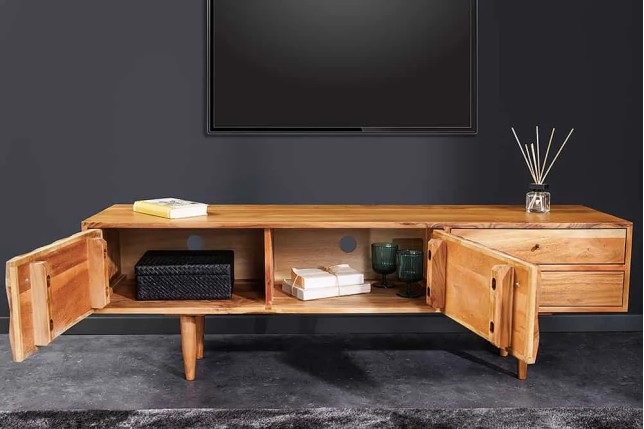 Meuble TV en bois massif d’acacia 145 cm – Finition miel rétro avec poignées dorées