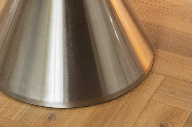 Table ronde ELEGANCIA 130 cm – Plateau en marbre noir et pied colonne en acier chromé