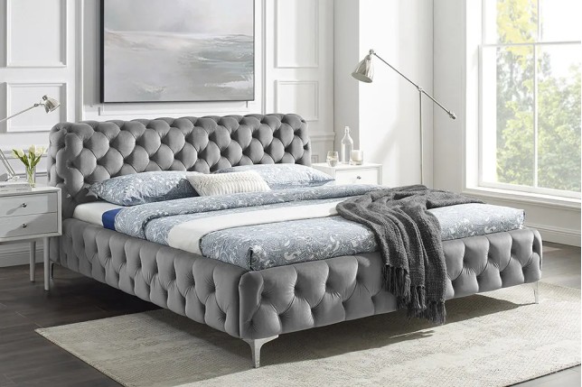Lit double MODERN BAROCK 180x200 cm – Velours gris Chesterfield avec pieds argentés