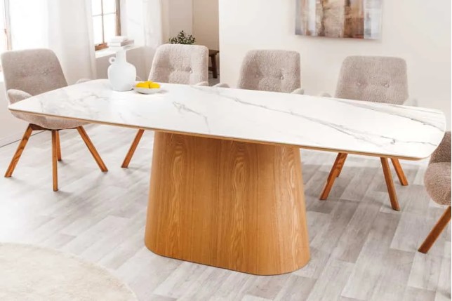 Table à manger design UNIQUE 200 cm – Plateau en céramique blanc effet marbre & pied colonne en chêne