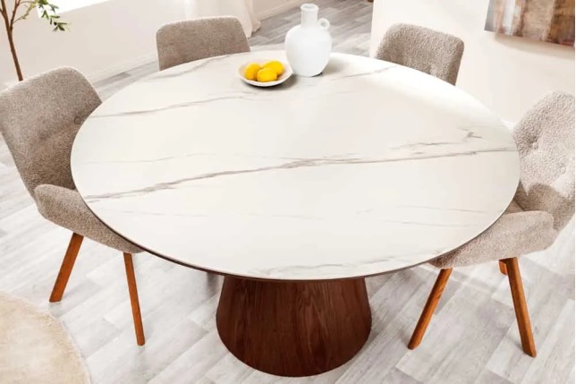 Table à manger ronde UNIQUE 120 cm – Plateau céramique blanc effet marbre & pied colonne noyer