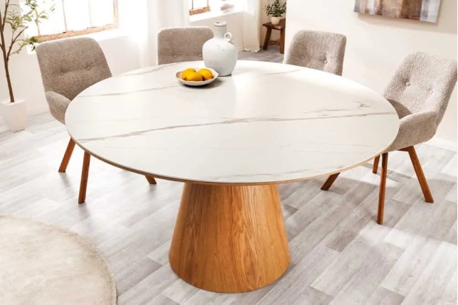 Table à manger ronde UNIQUE 120 cm – Plateau céramique blanc effet marbre & pied colonne en chêne naturel