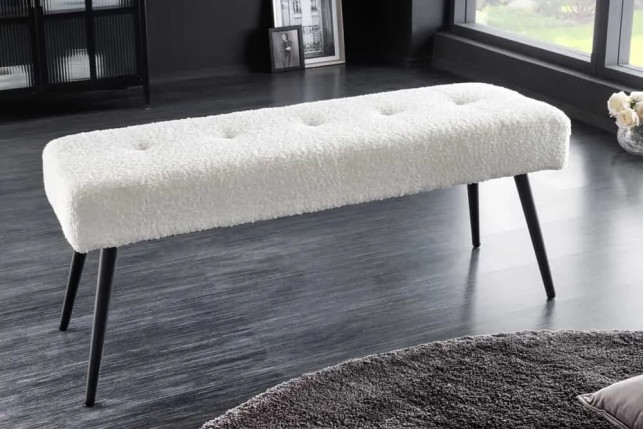 Banquette design BOUTIQUE 100 cm – Assise en bouclé blanc et pieds en métal noir réglables
