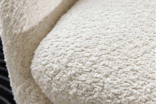 Fauteuil design ALPINE blanc – Fauteuil pivotant 360° en tissu bouclé avec accoudoirs