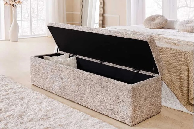 Banquette de lit Chesterfield EXTRAVAGANCIA 140 cm – Tissu bouclé champagner greige avec coffre de rangement intégré