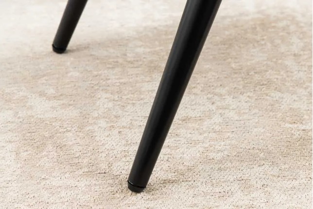 Repose-pieds moderne scandinave – Tissu bouclé champagner greige avec pieds en métal noir