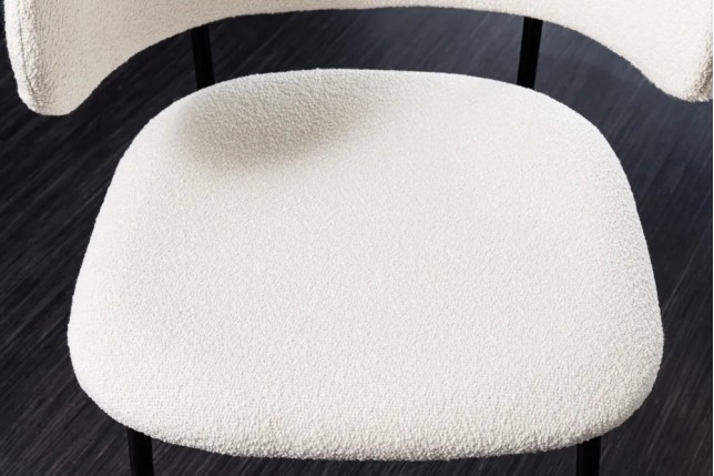 Chaise design VOGUE – Revêtement bouclé blanc & pieds noirs | Élégance moderne & confort