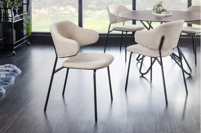 Chaise design VOGUE – Bouclé greige & pieds en métal noir mat | Élégance contemporaine et confort