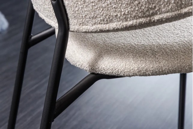 Chaise design VOGUE – Bouclé greige & pieds en métal noir mat | Élégance contemporaine et confort