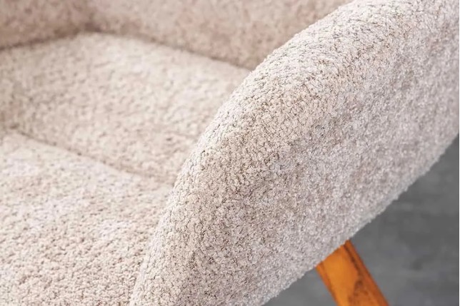 Chaise design BALTIC pivotante – Tissu bouclé beige & pieds en chêne naturel | Élégance nordique & confort moderne