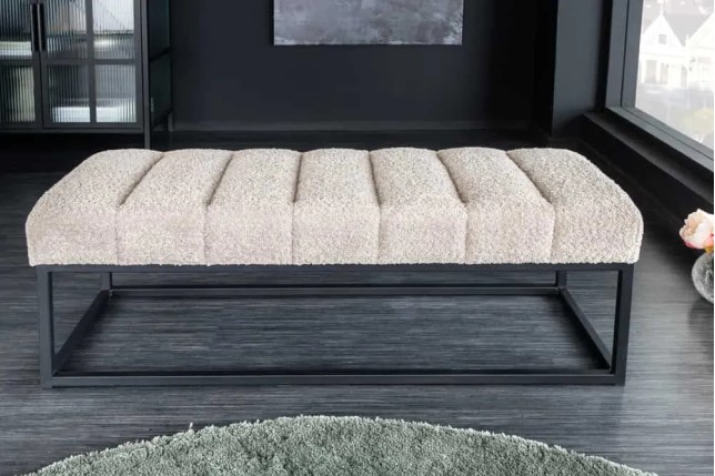 Banc design PETIT BEAUTÉ – 110 cm – Tissu bouclé champagner greige & pieds métal noir